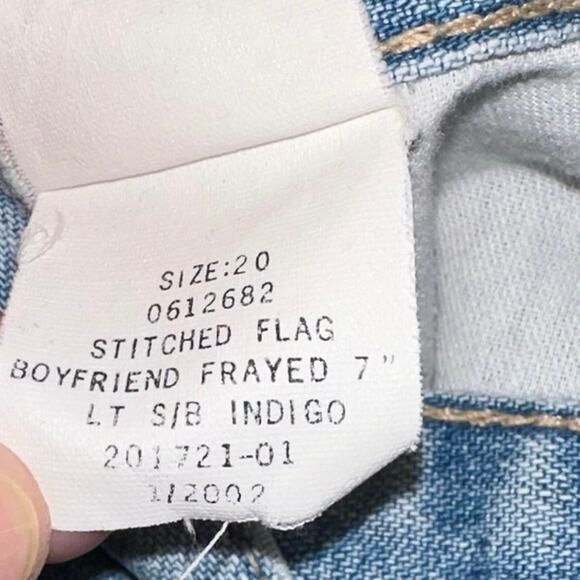 Vintage Tommy Hilfiger Stitched Flag Boyfriend Frayed Light Denim Shorts - Picture 6 of 7